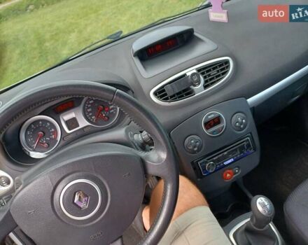 Серый Рено Клио, объемом двигателя 1.2 л и пробегом 190 тыс. км за 4100 $, фото 2 на Automoto.ua