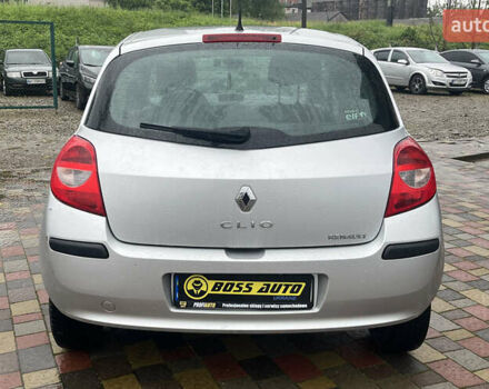 Сірий Рено Кліо, об'ємом двигуна 1.15 л та пробігом 220 тис. км за 3400 $, фото 5 на Automoto.ua