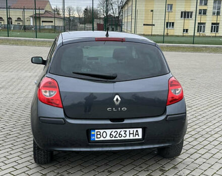 Серый Рено Клио, объемом двигателя 1.6 л и пробегом 160 тыс. км за 6400 $, фото 6 на Automoto.ua