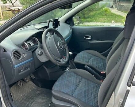 Серый Рено Клио, объемом двигателя 1.1 л и пробегом 187 тыс. км за 4300 $, фото 4 на Automoto.ua