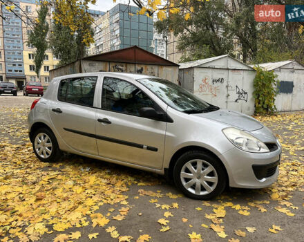 Серый Рено Клио, объемом двигателя 1.2 л и пробегом 80 тыс. км за 5400 $, фото 1 на Automoto.ua