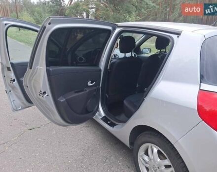 Серый Рено Клио, объемом двигателя 1.15 л и пробегом 226 тыс. км за 5000 $, фото 7 на Automoto.ua