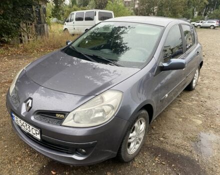 Серый Рено Клио, объемом двигателя 1.6 л и пробегом 156 тыс. км за 4350 $, фото 4 на Automoto.ua