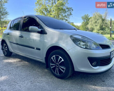 Серый Рено Клио, объемом двигателя 1.2 л и пробегом 222 тыс. км за 5700 $, фото 1 на Automoto.ua