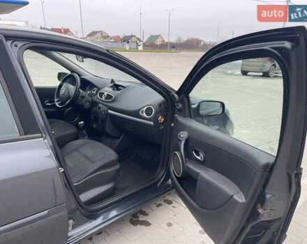 Сірий Рено Кліо, об'ємом двигуна 1.2 л та пробігом 298 тис. км за 3750 $, фото 5 на Automoto.ua