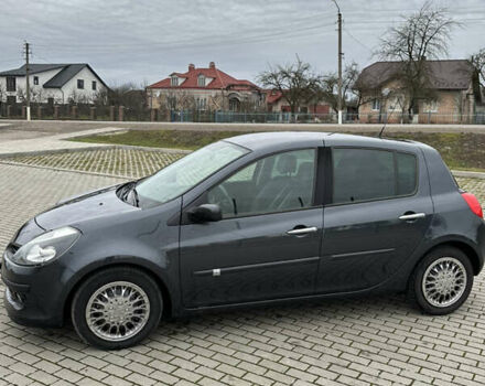 Серый Рено Клио, объемом двигателя 1.6 л и пробегом 160 тыс. км за 6400 $, фото 4 на Automoto.ua