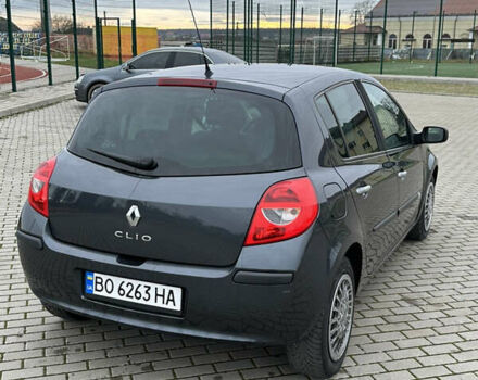Серый Рено Клио, объемом двигателя 1.6 л и пробегом 160 тыс. км за 6400 $, фото 7 на Automoto.ua