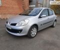 Серый Рено Клио, объемом двигателя 1.6 л и пробегом 211 тыс. км за 5200 $, фото 1 на Automoto.ua