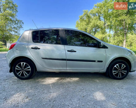 Серый Рено Клио, объемом двигателя 1.2 л и пробегом 222 тыс. км за 5700 $, фото 3 на Automoto.ua