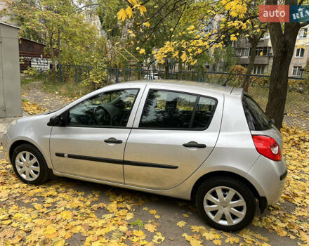 Серый Рено Клио, объемом двигателя 1.2 л и пробегом 80 тыс. км за 5400 $, фото 2 на Automoto.ua