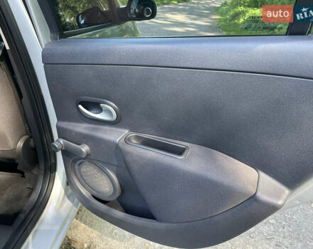 Серый Рено Клио, объемом двигателя 1.2 л и пробегом 222 тыс. км за 5700 $, фото 9 на Automoto.ua