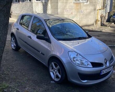 Серый Рено Клио, объемом двигателя 1.2 л и пробегом 154 тыс. км за 4800 $, фото 2 на Automoto.ua