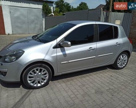 Серый Рено Клио, объемом двигателя 2 л и пробегом 220 тыс. км за 6499 $, фото 1 на Automoto.ua
