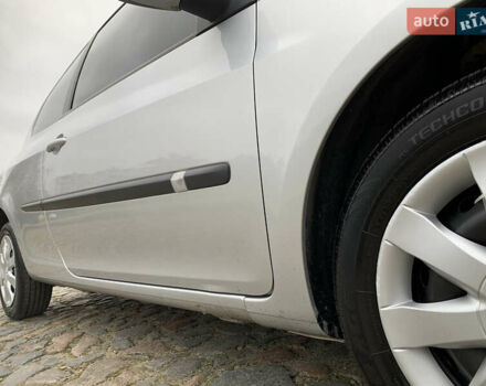 Сірий Рено Кліо, об'ємом двигуна 1.15 л та пробігом 300 тис. км за 3850 $, фото 15 на Automoto.ua