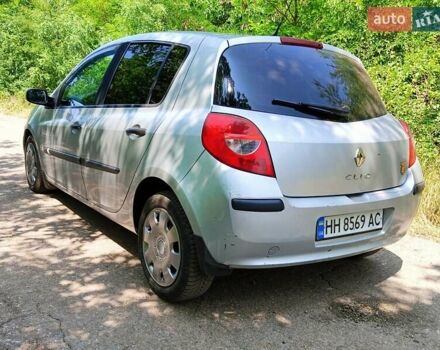 Сірий Рено Кліо, об'ємом двигуна 1.4 л та пробігом 250 тис. км за 3950 $, фото 5 на Automoto.ua
