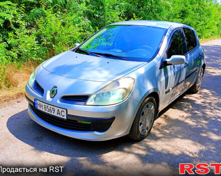 Серый Рено Клио, объемом двигателя 1.4 л и пробегом 250 тыс. км за 3999 $, фото 6 на Automoto.ua