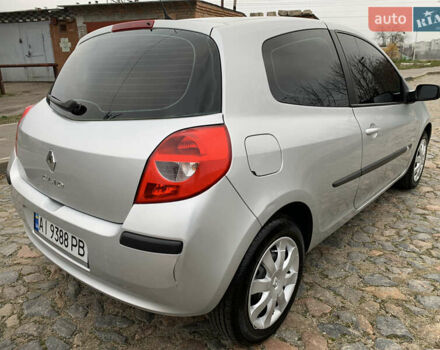 Сірий Рено Кліо, об'ємом двигуна 1.15 л та пробігом 300 тис. км за 3850 $, фото 5 на Automoto.ua