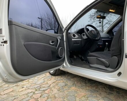 Сірий Рено Кліо, об'ємом двигуна 1.1 л та пробігом 300 тис. км за 3850 $, фото 17 на Automoto.ua