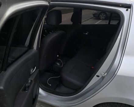 Серый Рено Клио, объемом двигателя 1.6 л и пробегом 201 тыс. км за 6400 $, фото 4 на Automoto.ua