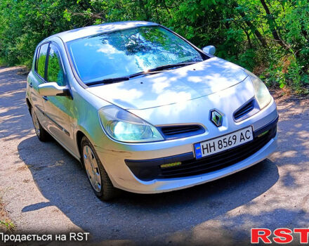 Серый Рено Клио, объемом двигателя 1.4 л и пробегом 250 тыс. км за 3999 $, фото 1 на Automoto.ua