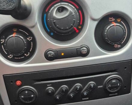 Сірий Рено Кліо, об'ємом двигуна 1.1 л та пробігом 166 тис. км за 3900 $, фото 16 на Automoto.ua