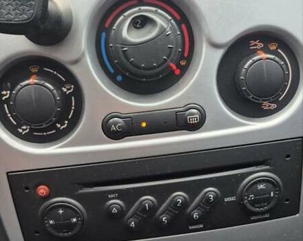 Сірий Рено Кліо, об'ємом двигуна 1.15 л та пробігом 166 тис. км за 3900 $, фото 16 на Automoto.ua