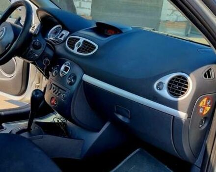Сірий Рено Кліо, об'ємом двигуна 1.6 л та пробігом 178 тис. км за 6400 $, фото 11 на Automoto.ua