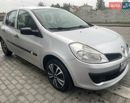Серый Рено Клио, объемом двигателя 1.15 л и пробегом 31 тыс. км за 3500 $, фото 4 на Automoto.ua