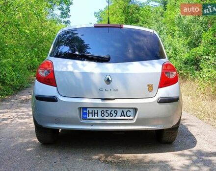 Сірий Рено Кліо, об'ємом двигуна 1.4 л та пробігом 250 тис. км за 3950 $, фото 9 на Automoto.ua