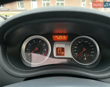 Серый Рено Клио, объемом двигателя 1.6 л и пробегом 201 тыс. км за 6400 $, фото 5 на Automoto.ua