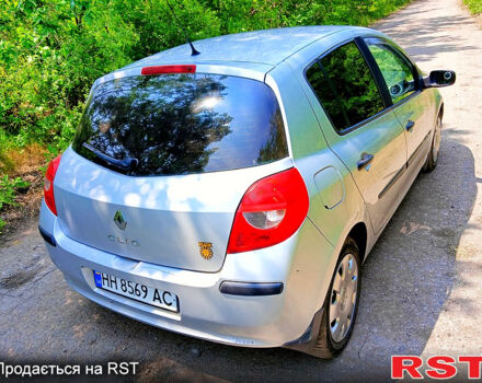 Серый Рено Клио, объемом двигателя 1.4 л и пробегом 250 тыс. км за 3999 $, фото 2 на Automoto.ua