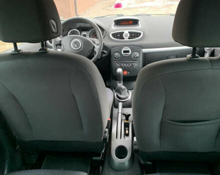 Серый Рено Клио, объемом двигателя 1.1 л и пробегом 189 тыс. км за 5200 $, фото 11 на Automoto.ua