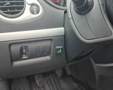 Сірий Рено Кліо, об'ємом двигуна 1.1 л та пробігом 166 тис. км за 3900 $, фото 3 на Automoto.ua