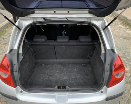 Сірий Рено Кліо, об'ємом двигуна 1.1 л та пробігом 300 тис. км за 3850 $, фото 23 на Automoto.ua