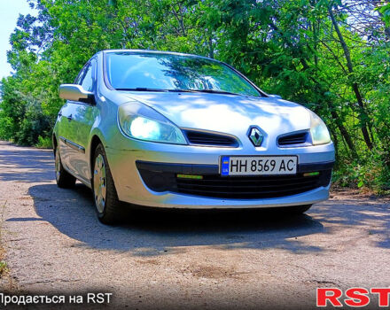 Серый Рено Клио, объемом двигателя 1.4 л и пробегом 250 тыс. км за 3999 $, фото 5 на Automoto.ua