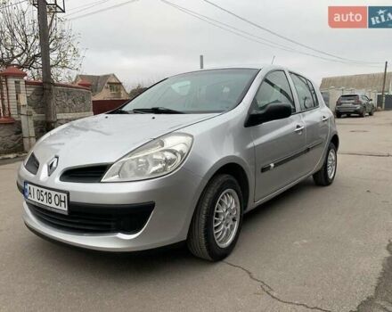 Серый Рено Клио, объемом двигателя 1.1 л и пробегом 180 тыс. км за 4900 $, фото 9 на Automoto.ua