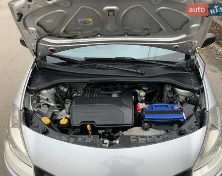 Серый Рено Клио, объемом двигателя 1.1 л и пробегом 180 тыс. км за 4900 $, фото 7 на Automoto.ua
