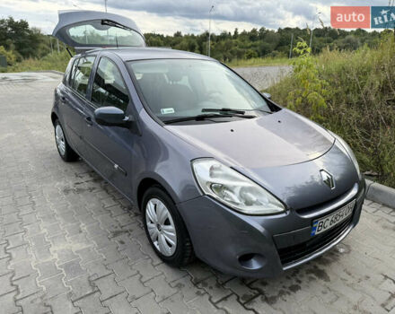 Серый Рено Клио, объемом двигателя 1.15 л и пробегом 290 тыс. км за 3200 $, фото 3 на Automoto.ua
