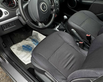 Серый Рено Клио, объемом двигателя 1.46 л и пробегом 249 тыс. км за 5900 $, фото 10 на Automoto.ua