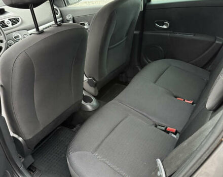 Серый Рено Клио, объемом двигателя 1.46 л и пробегом 249 тыс. км за 5900 $, фото 11 на Automoto.ua