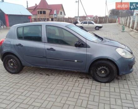Серый Рено Клио, объемом двигателя 1.1 л и пробегом 370 тыс. км за 3500 $, фото 6 на Automoto.ua