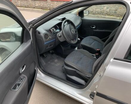 Серый Рено Клио, объемом двигателя 1.1 л и пробегом 180 тыс. км за 4900 $, фото 5 на Automoto.ua