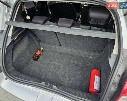 Сірий Рено Кліо, об'ємом двигуна 1.2 л та пробігом 193 тис. км за 5000 $, фото 7 на Automoto.ua