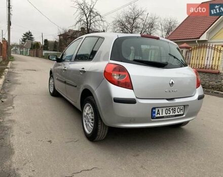 Серый Рено Клио, объемом двигателя 1.1 л и пробегом 180 тыс. км за 4900 $, фото 3 на Automoto.ua
