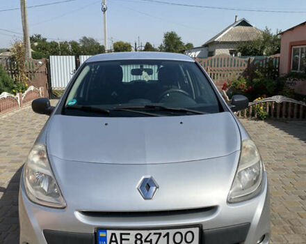 Серый Рено Клио, объемом двигателя 1.2 л и пробегом 209 тыс. км за 5200 $, фото 1 на Automoto.ua