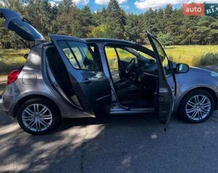 Серый Рено Клио, объемом двигателя 1.2 л и пробегом 180 тыс. км за 5500 $, фото 40 на Automoto.ua
