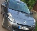 Серый Рено Клио, объемом двигателя 1.6 л и пробегом 157 тыс. км за 7500 $, фото 1 на Automoto.ua