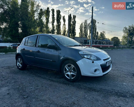 Серый Рено Клио, объемом двигателя 1.5 л и пробегом 150 тыс. км за 4600 $, фото 1 на Automoto.ua