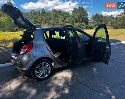 Серый Рено Клио, объемом двигателя 1.2 л и пробегом 180 тыс. км за 5500 $, фото 37 на Automoto.ua