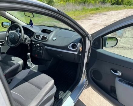 Серый Рено Клио, объемом двигателя 1.5 л и пробегом 208 тыс. км за 4499 $, фото 3 на Automoto.ua